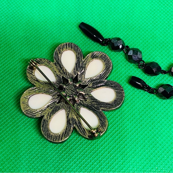 Pretty Chico’s brooches 🌸🌟 - Picture 6 of 11